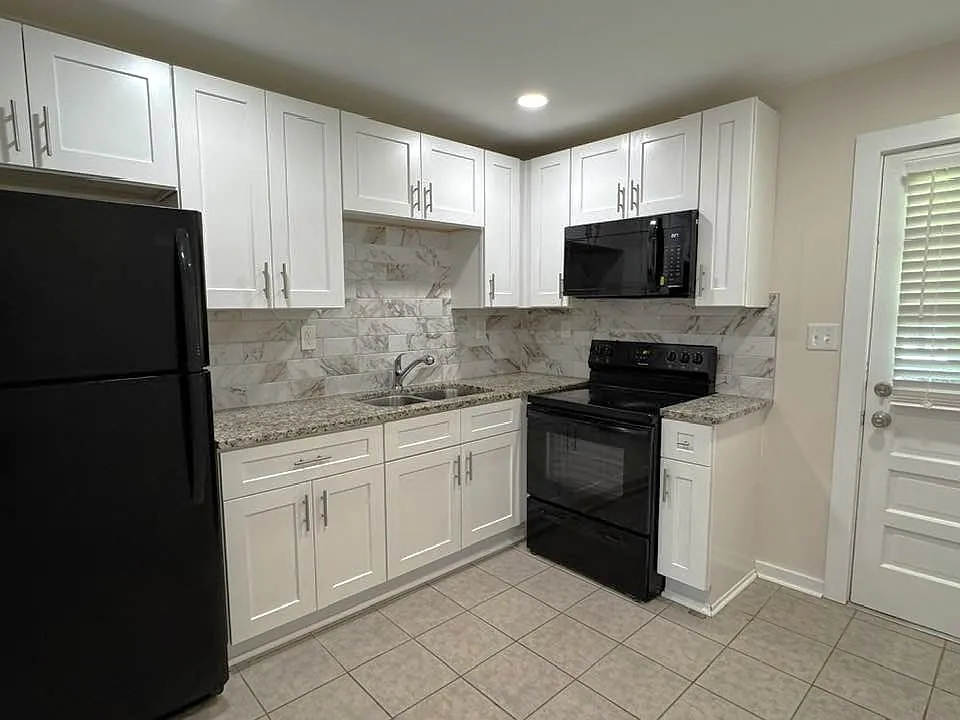 2 bed, 650 sqft, $1,300 — Photo 4