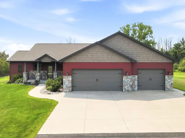 W5975 Autumn Hills Pkwy, Appleton, WI 54913
