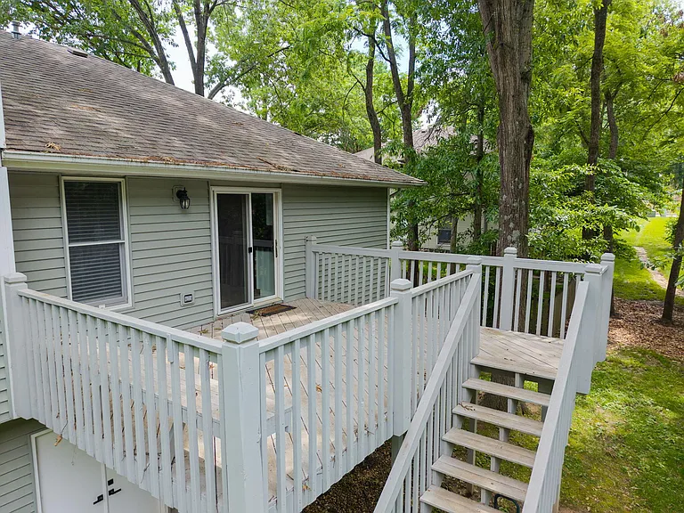 2301 Grant Ln — Photo 36