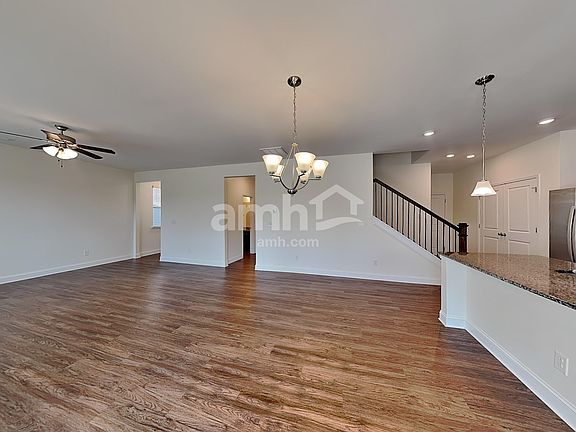 5th image of 136 Hamilton Park Dr