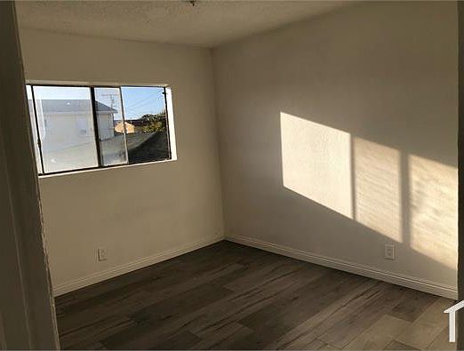 5th image of 1263 W 96th St APT 4