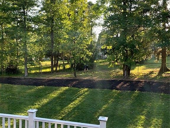 4th image of 10091 Creekview Ct