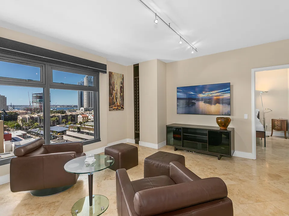 645 Front St #1006