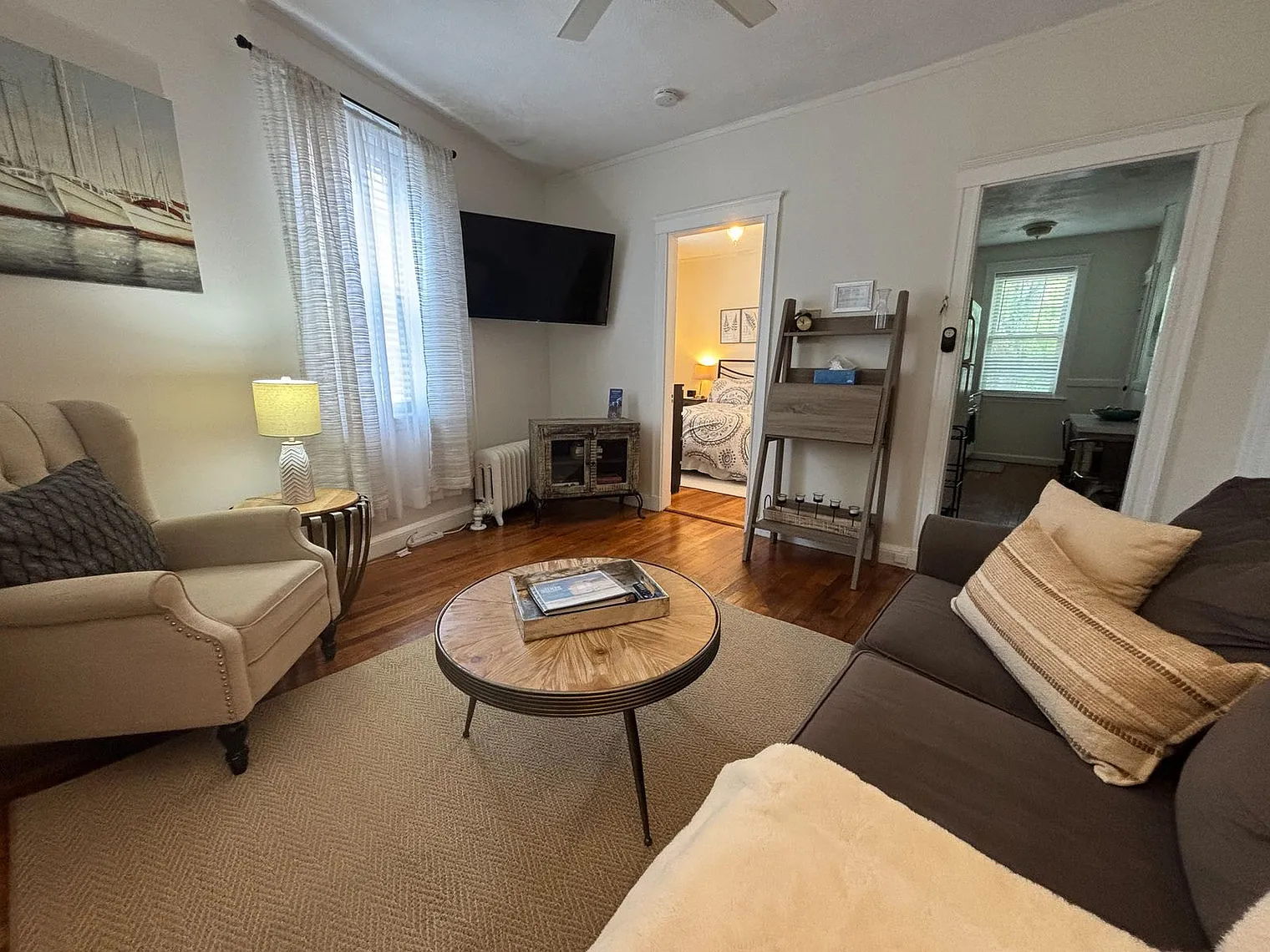 1 bed, 1.0 bath, 495 sqft, $4,560 — Photo 1