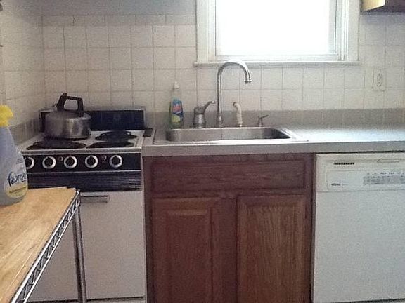 5th image of 711 Morgan Ave Floor 1