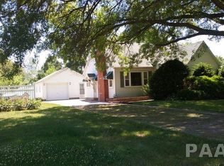 406 E Prairie St, Farmington, IL 61531