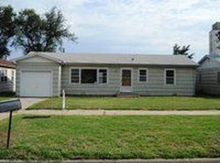 1027 E 2nd Ave, Hutchinson, KS 67501