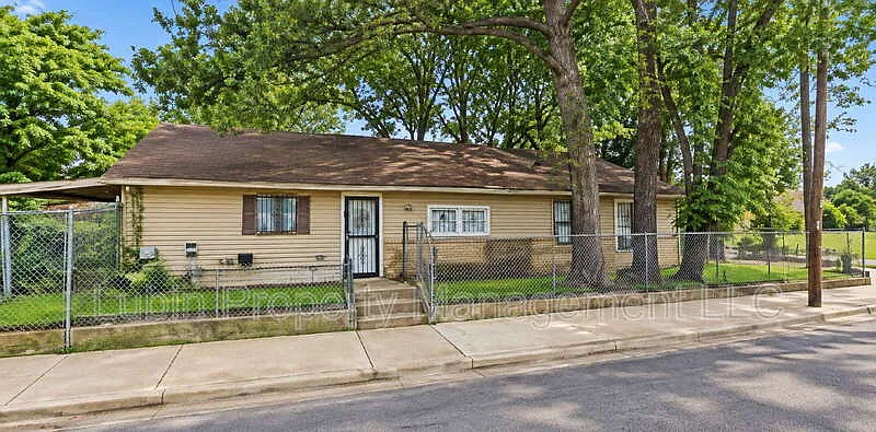 2697 Spottswood Ave