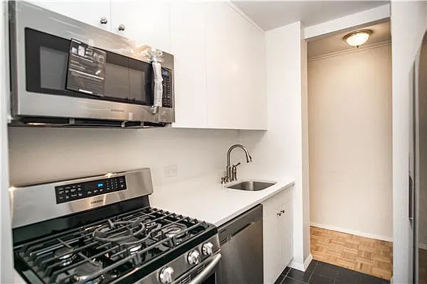 Rented by Century 21 Metropolitan | media 19