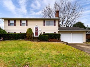 955 Hamlet Dr, Xenia, OH 45385