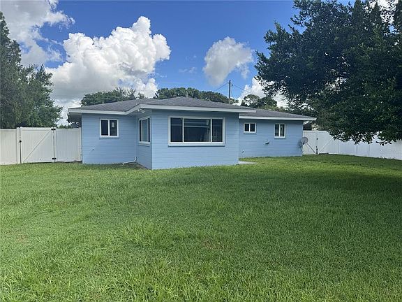 4th image of 21570 SW RAINTREE STREET