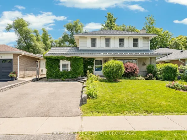 51 Davies Cres, Barrie, ON L4M 2M4