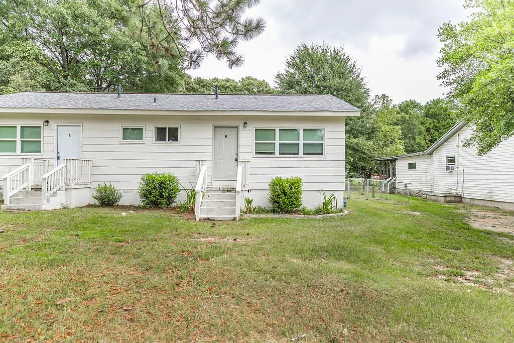 112 Garland Terrace B - 1 — Photo 2