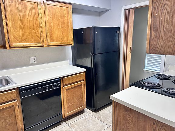 4th image of 5813 Shadydell Dr
