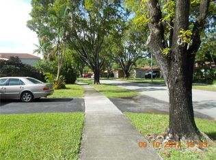 14330 Lake Candlewood Ct, Miami Lakes, FL 33014