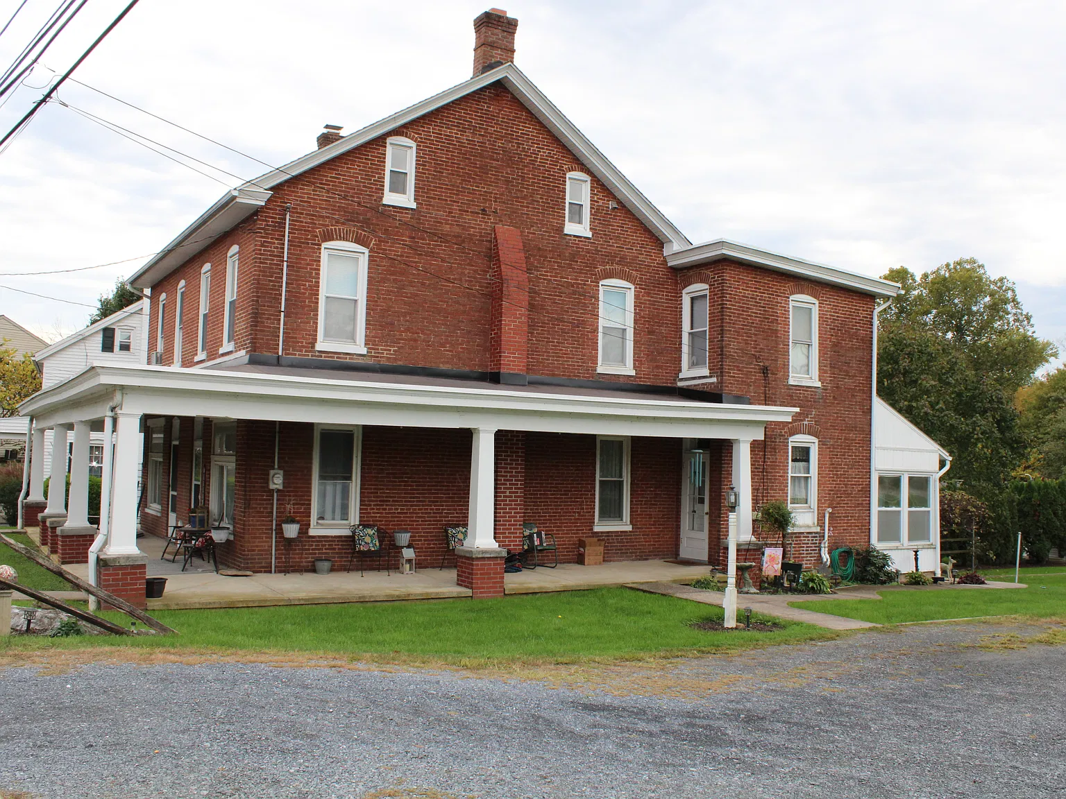 3 bed, 1.5 bath, 1480 sqft, $1,850 — Photo 2
