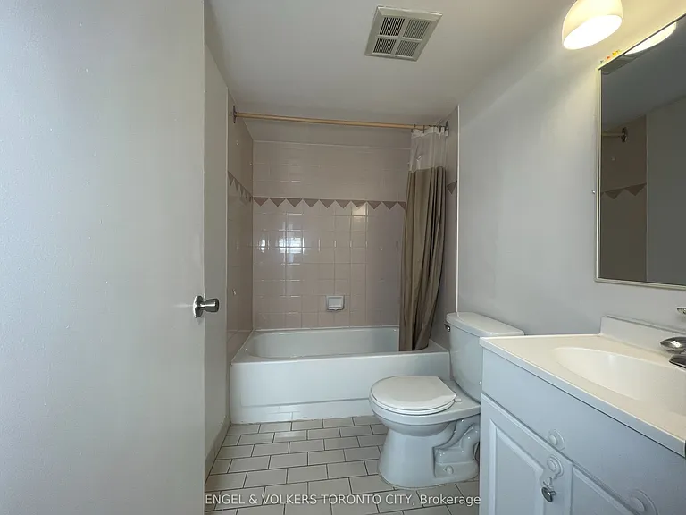 3050 Ellesmere Rd #1402 — Photo 7