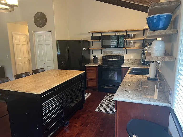 14-600 Flower Rd — Photo 2