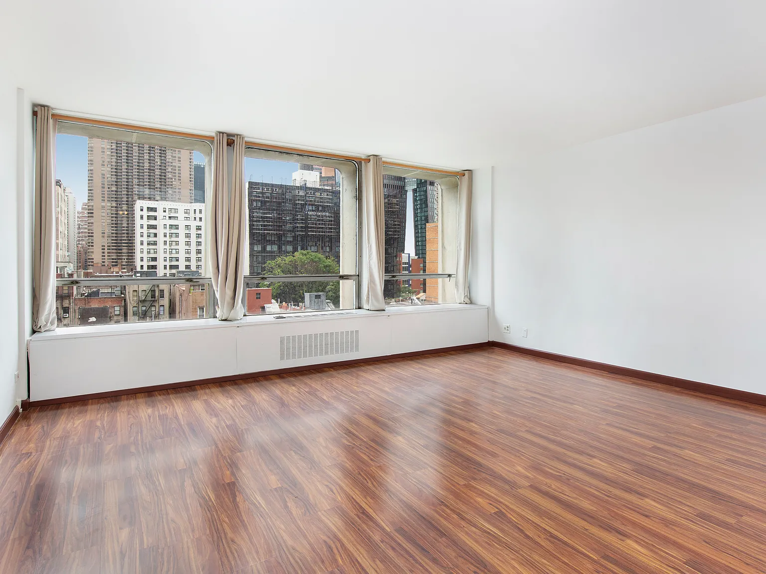 330 East 33rd Street — Photo 1