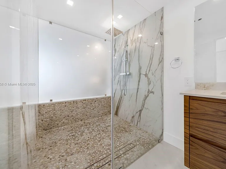 200 Biscayne Boulevard Way #1406 — Photo 14
