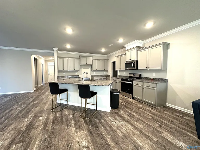 6528 Moon Crest Ln — Photo 3