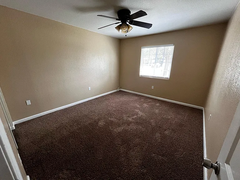 1662 Aurora Dr — Photo 9