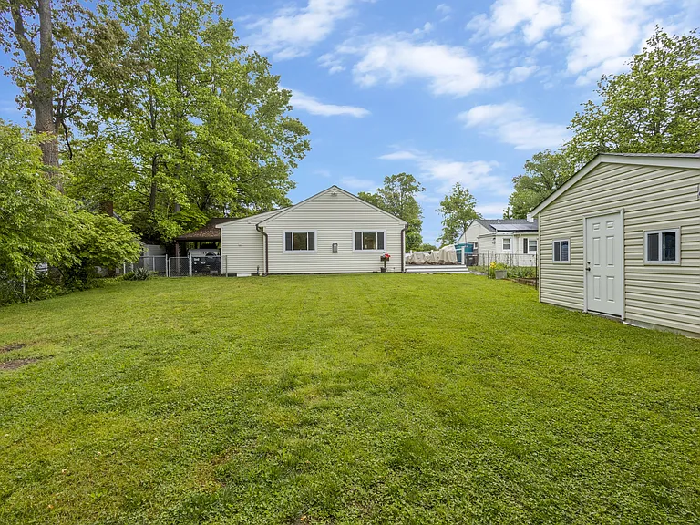 7011 Kenfig Pl — Photo 21