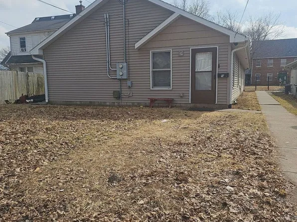 126 & 128 W 15th St. No Maintenance over $250 with out approval, 126 & 128 W 15th St, Davenport, IA 52803