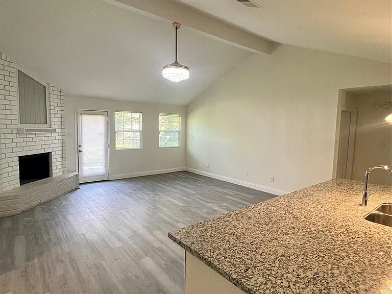 19739 Moonhollow Dr — Photo 6