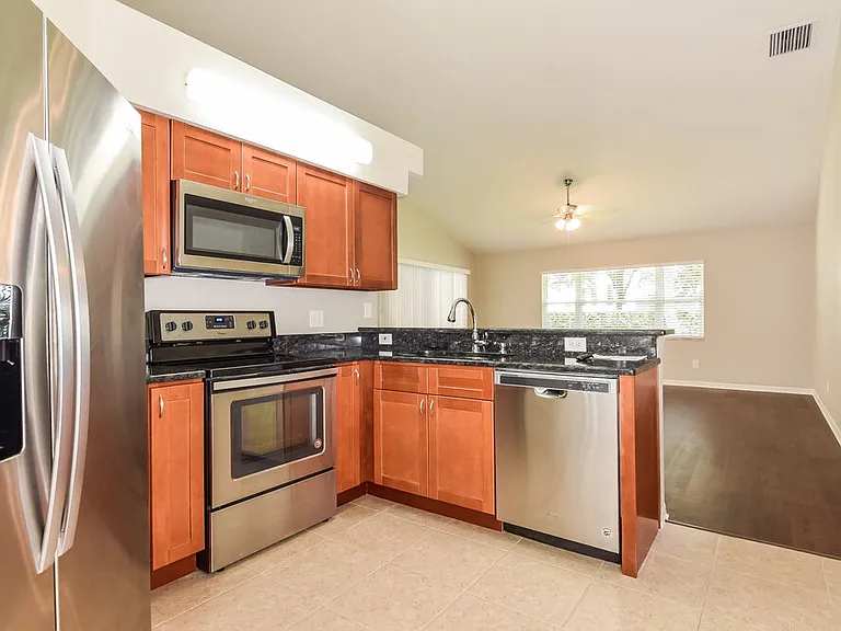 2212 Kenwick Dr — Photo 6