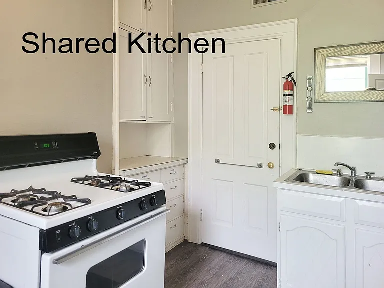 102 S 5th St — Photo 9