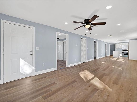 5th image of 806 Whitehurst Rd