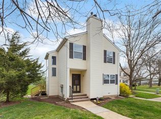 7 Hope Ct, Flemington, NJ 08822