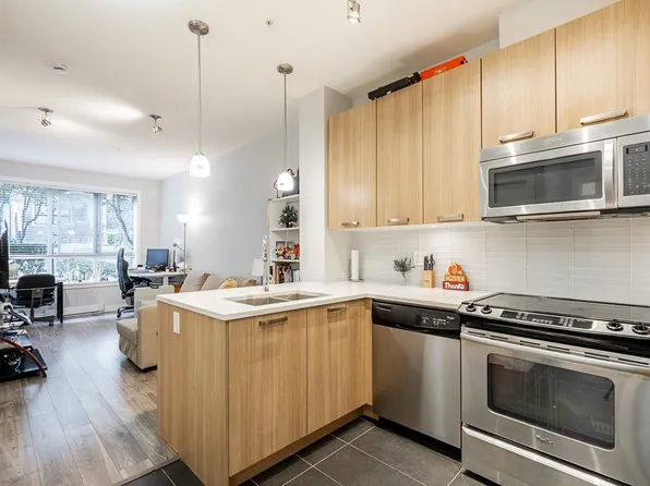 15388 105th Ave #209, Surrey, BC V3R 0C4
