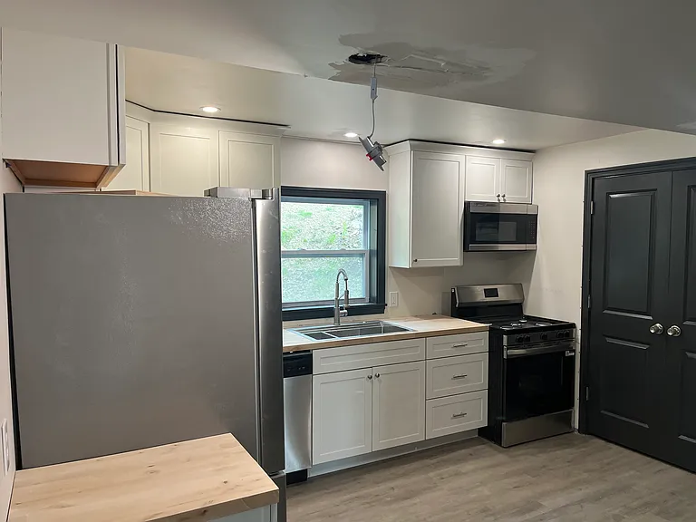 1150 Oakmont Ave — Photo 4