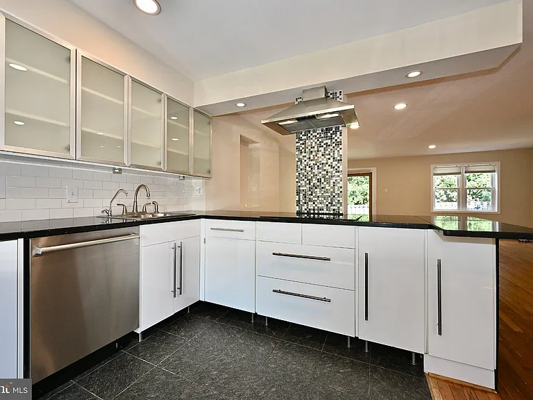 10231 Arizona Cir #51 — Photo 13