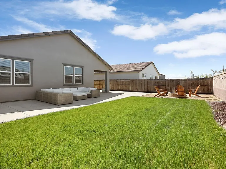 989 Osprey Dr — Photo 15