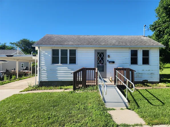 506 W Rock Island St, Knoxville, IA 50138