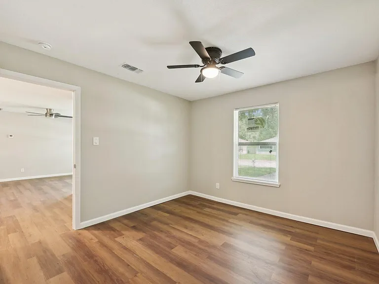 317 Redwood St — Photo 23
