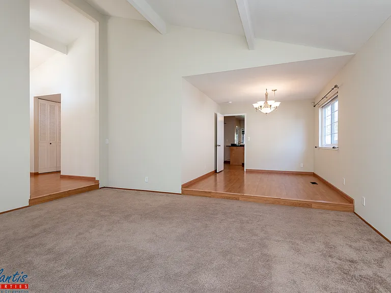 6043 Meridian Ave — Photo 3