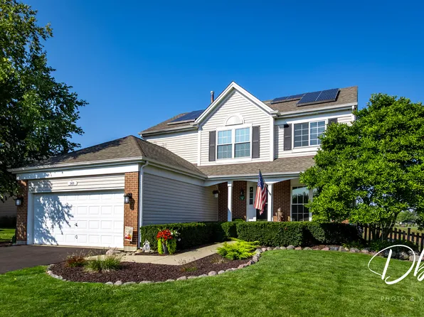2622 Acorn Dr, Round Lake Beach, IL 60073