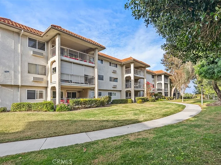 3242 San Amadeo #2B — Photo 6