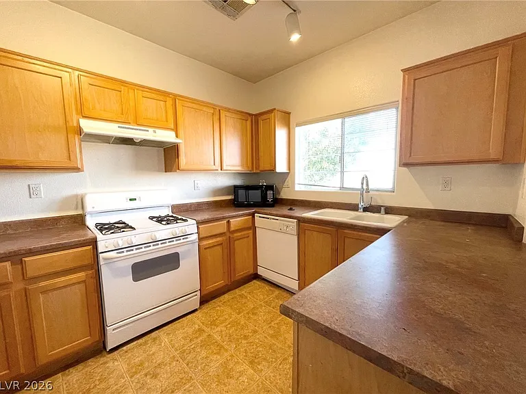 3925 Legend Hills St #202 — Photo 8