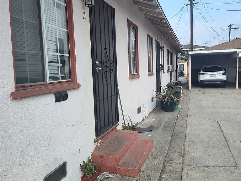 8999 McNerney Ave — Photo 1