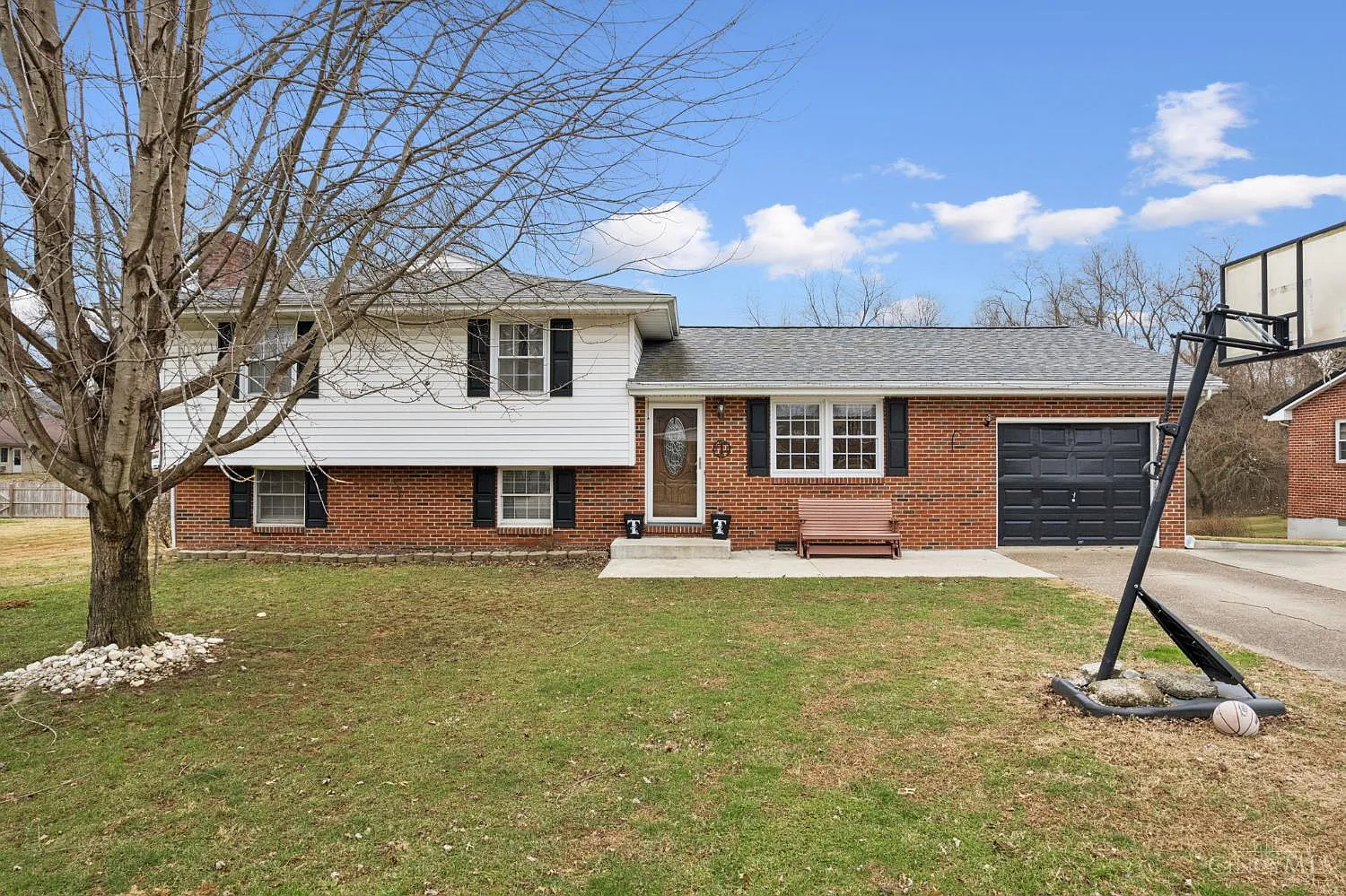 1885 Campbell Dr photo 1