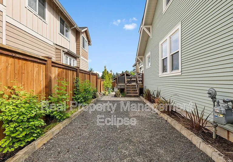 26616 NE Valley St #A — Photo 22