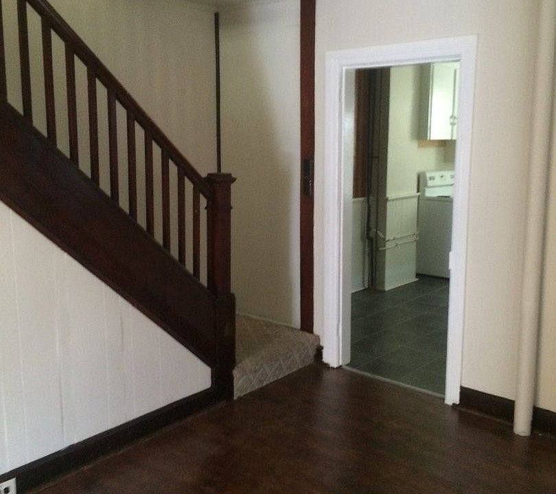 1st image of 236 S Mulberry St