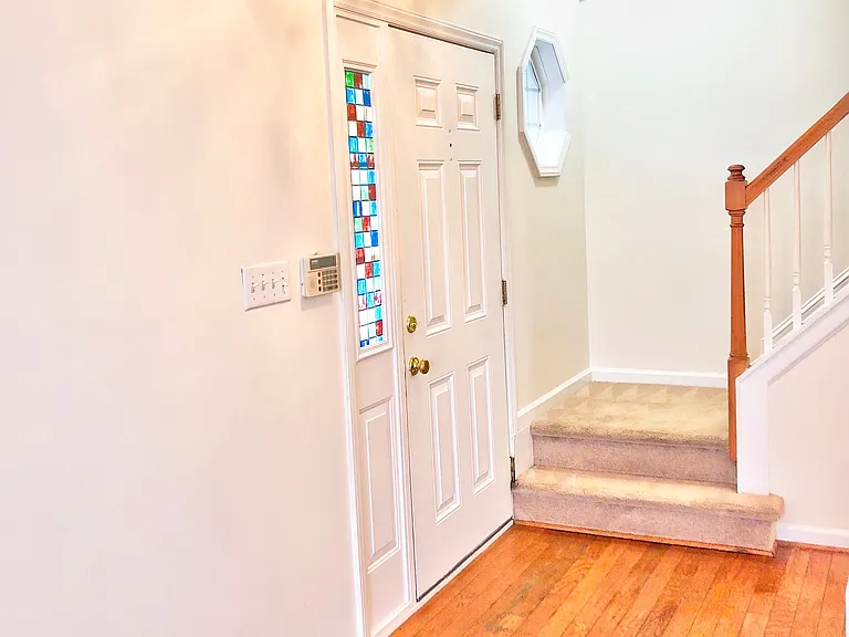 2707 Stadium Dr — Photo 2