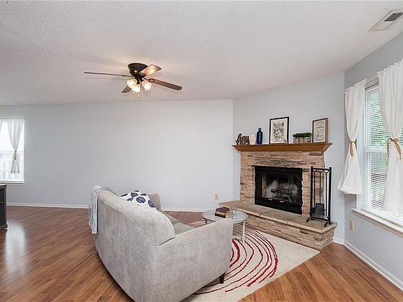 5th image of 16767 Lowell Dr
