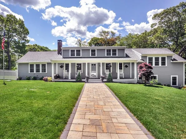 29 Pine Ridge Ln, Duxbury, MA 02332